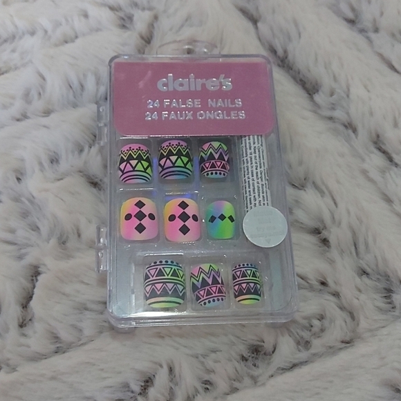 2 BNIB Claire's  False Nails - Picture 3 of 4
